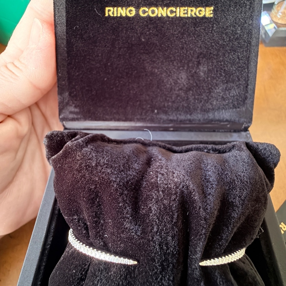 Ring Concierge Elegant 14ct White Gold Diamond Bracelet